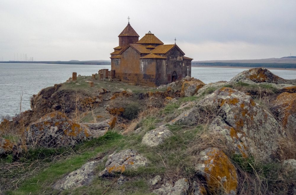 Sevan lake weather in March